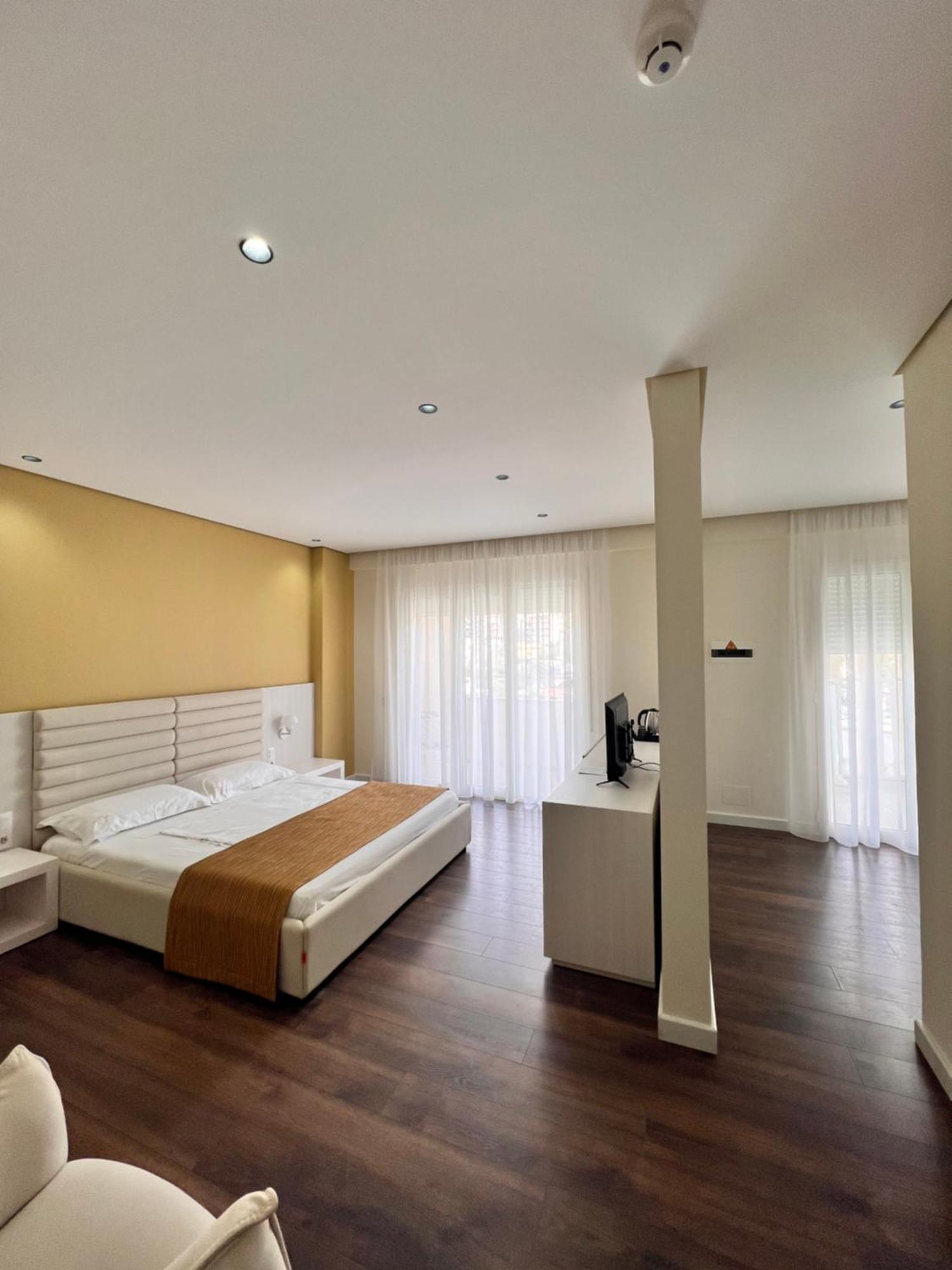 Maxi Room Vlore Exterior photo